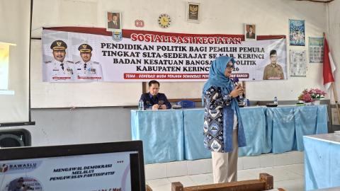 Pendidikan politik oleh Bawaslu Kerincj